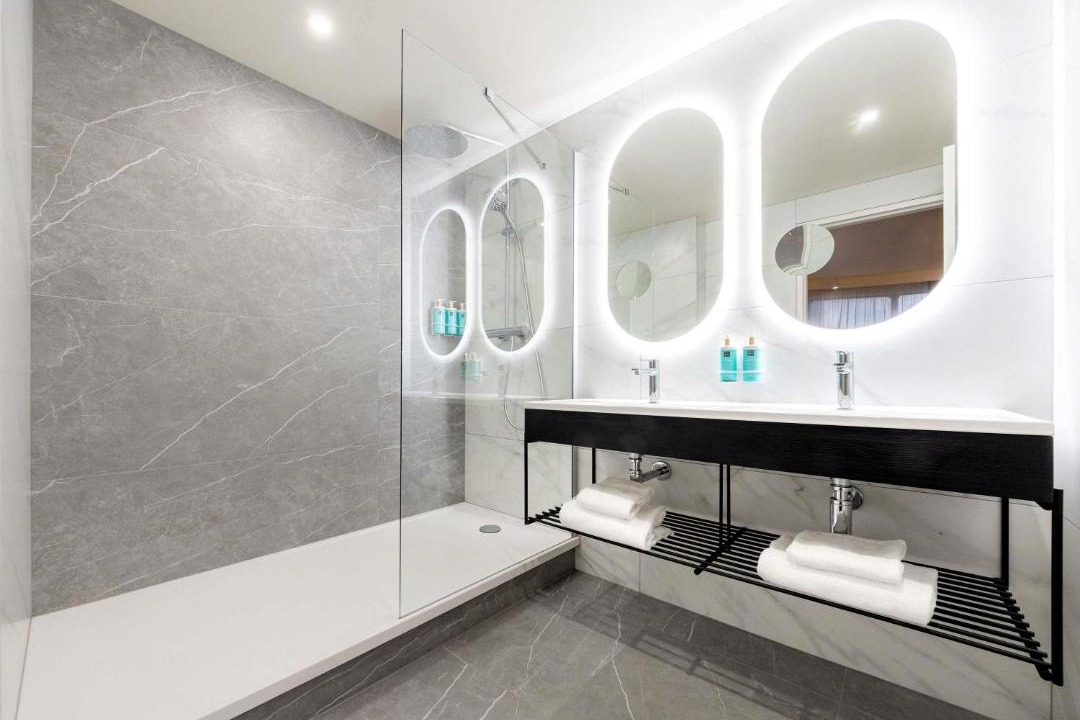 Photo of Bathroom in Le Kremlin-Bicetre