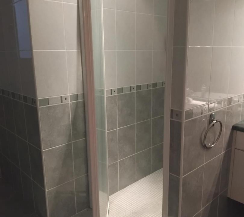 Photo of Bathroom in Louchy-Montfand