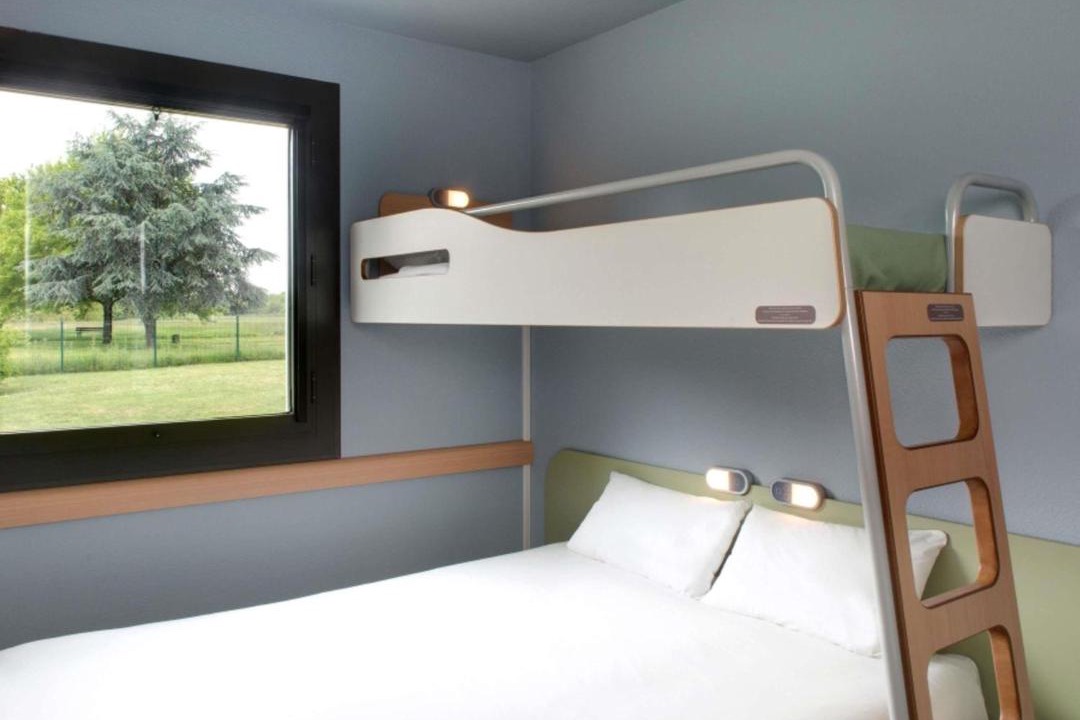 Photo of Bedroom in Montceau-les-Mines