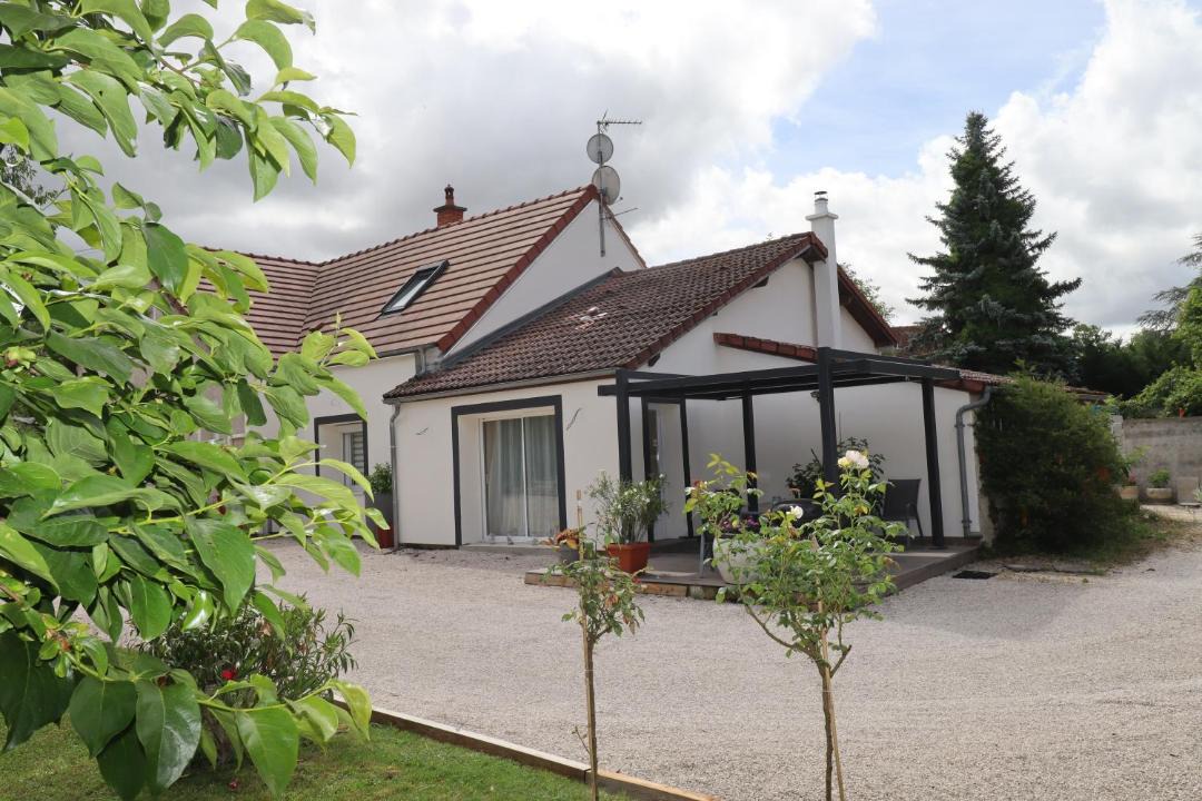 Photo of Others in Longeault