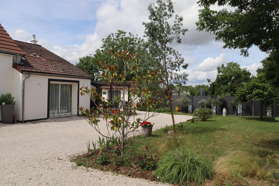 Photo of Others in Longeault