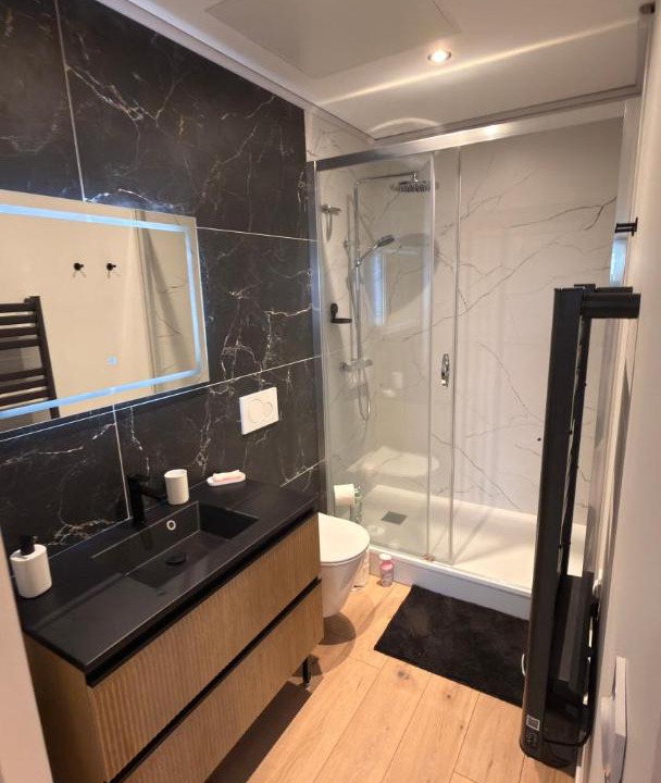 Photo of Bathroom in La Cote-Saint-Andre