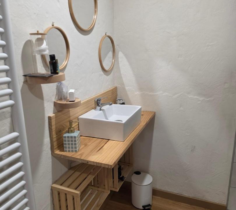 Photo of Bathroom in Longevilles-Mont-d'Or