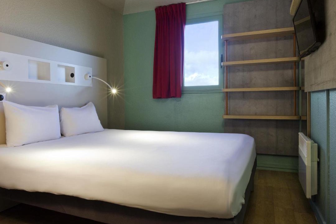Photo of Bedroom in Chilly-Mazarin