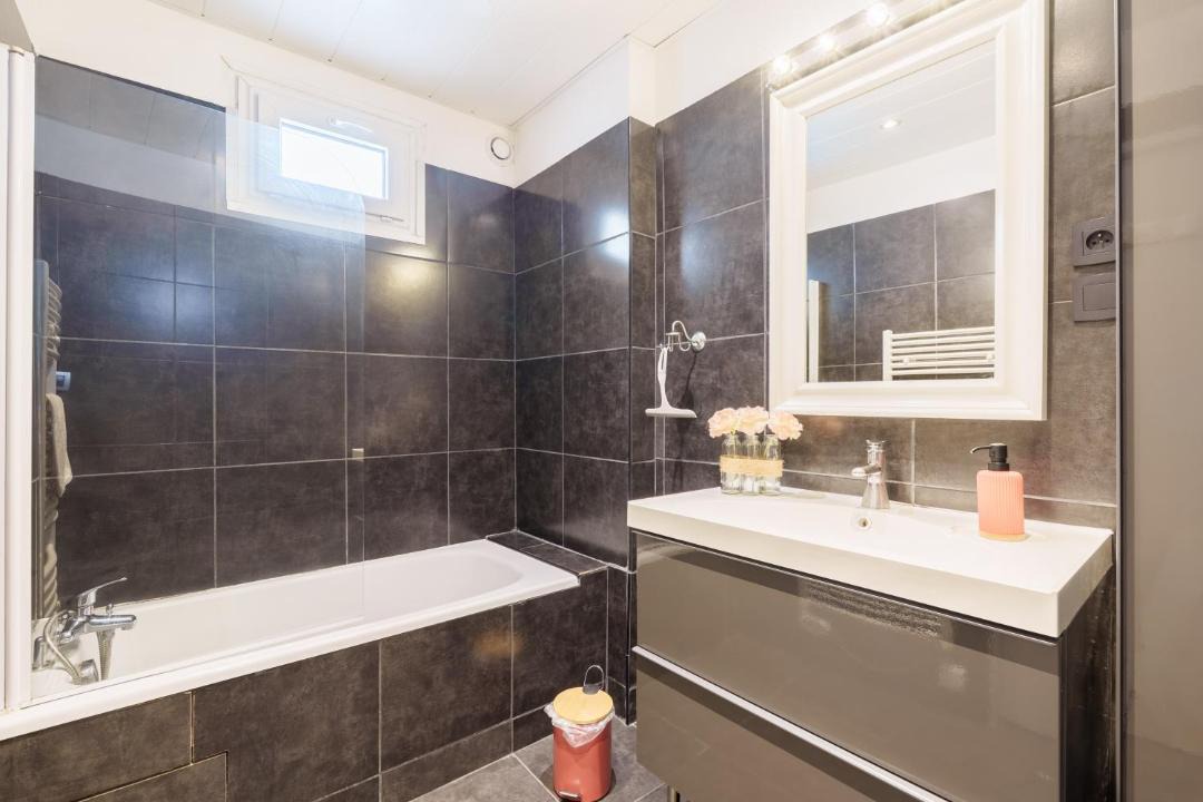 Photo of Bathroom in Arnay-le-Duc