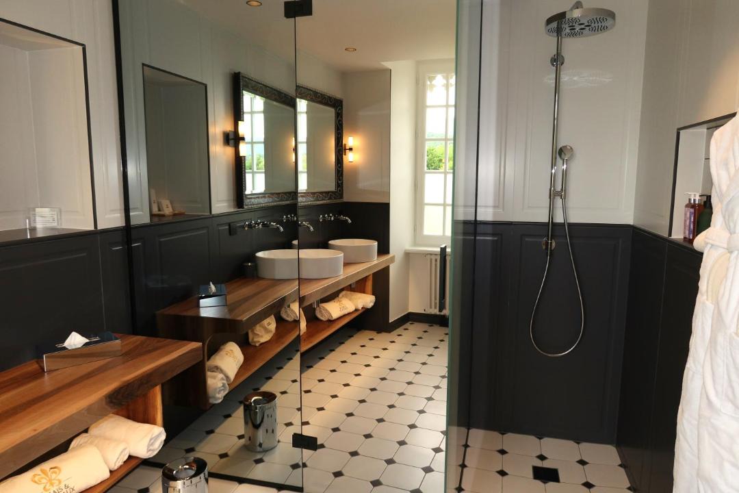 Photo of Bathroom in Port-Lesney
