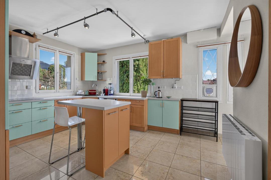 Photo of Kitchen in Saint-Genis-Pouilly