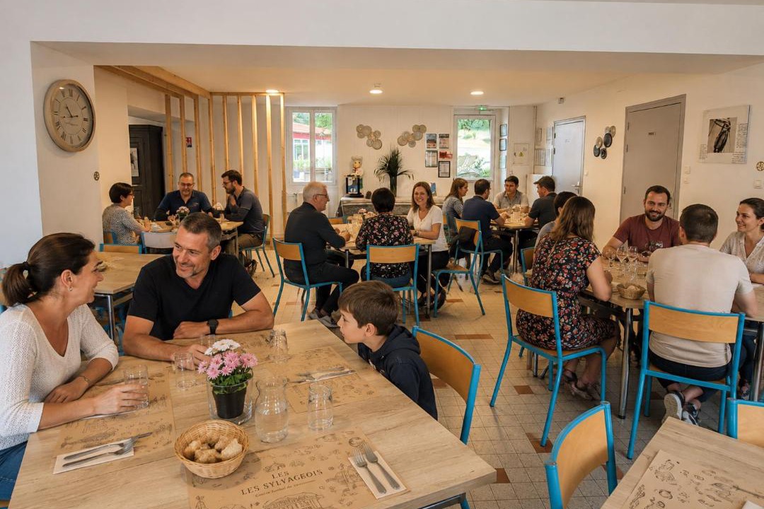 Photo of Others in Les Sauvages