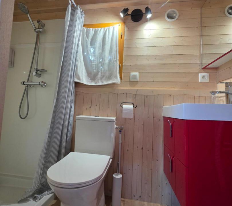 Photo of Bathroom in Beaumes-de-Venise
