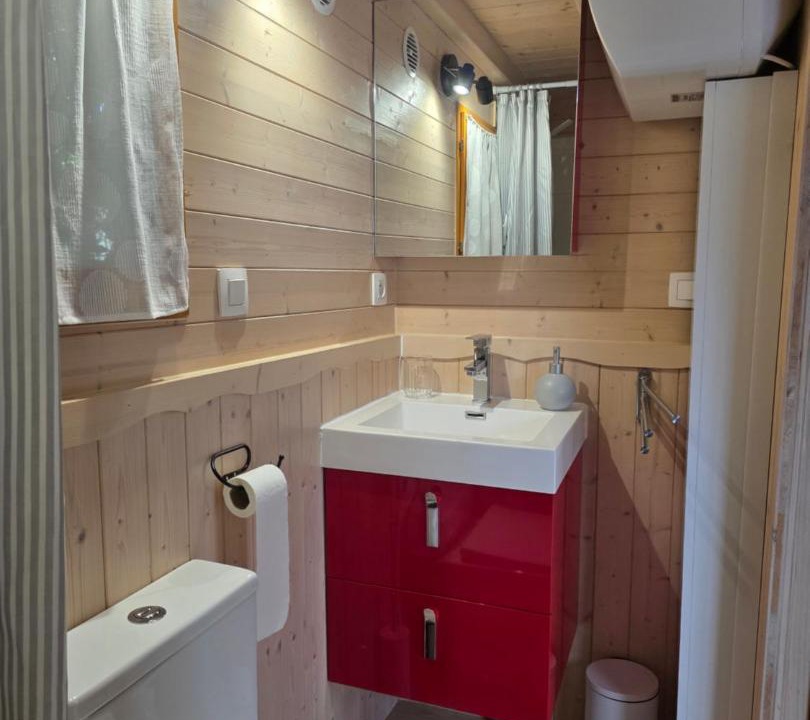 Photo of Bathroom in Beaumes-de-Venise