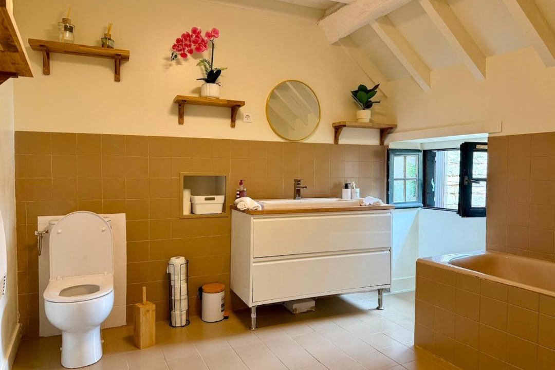 Photo of Bathroom in Arcy-sur-Cure