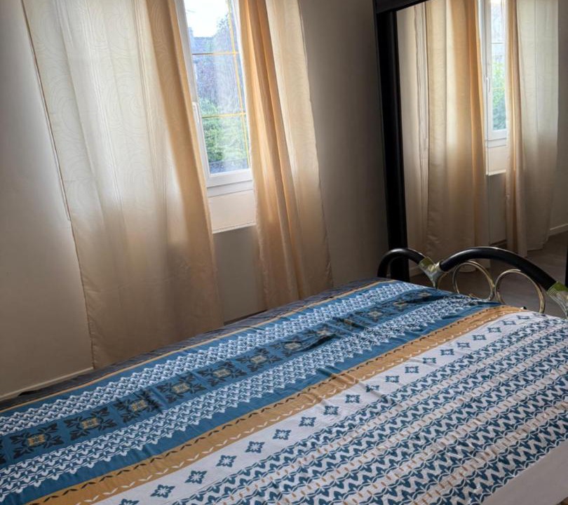 Photo of Bedroom in Villeneuve-le-Roi