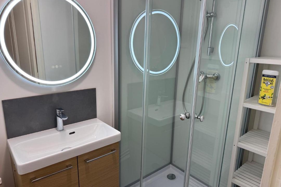 Photo of Bathroom in Noiretable