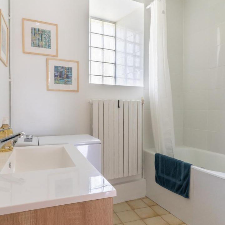 Photo of Bathroom in Menessaire