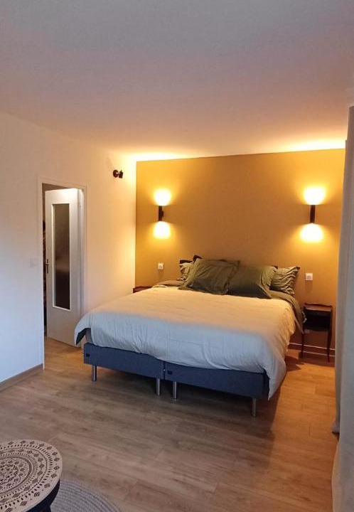 Photo of Bedroom in Saint-Maur