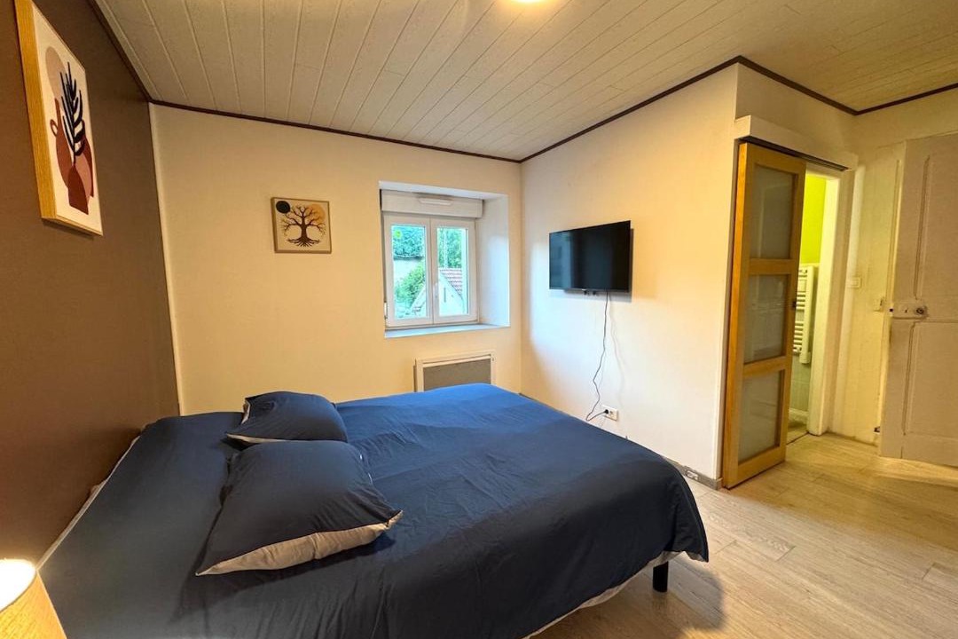 Photo of Bedroom in Pont-de-Roide-Vermondans