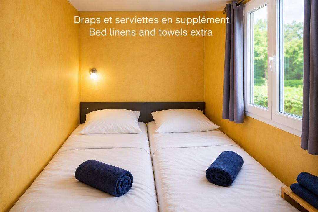 Photo of Bedroom in Saint-Usage