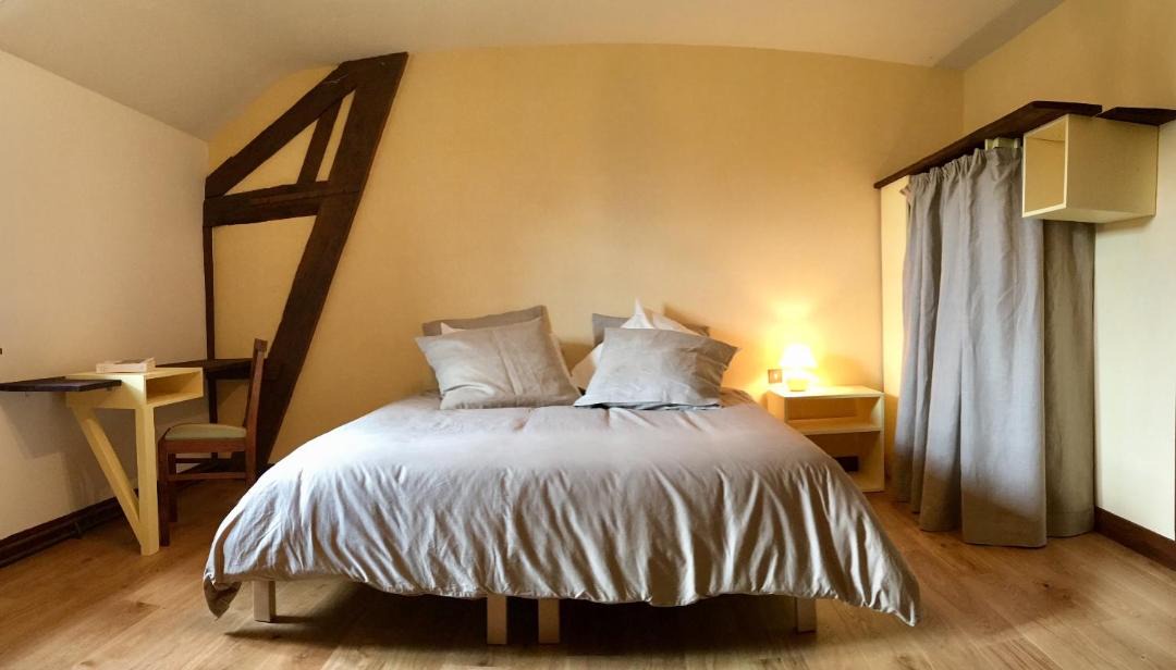 Photo of Bedroom in Moux-en-Morvan