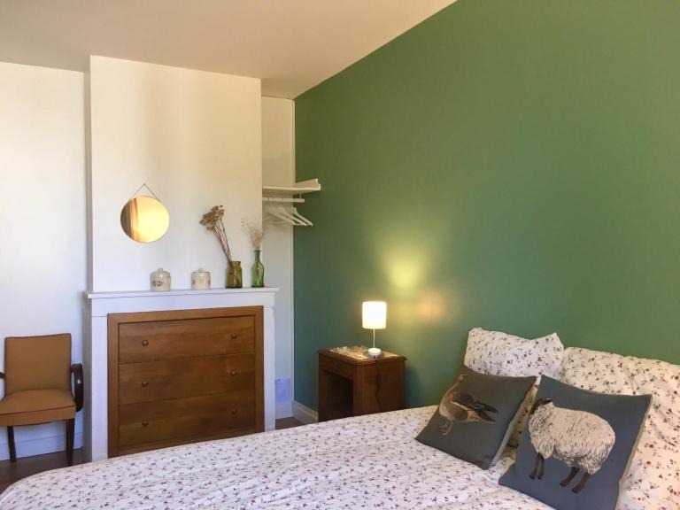Photo of Bedroom in Moux-en-Morvan