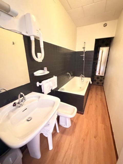 Photo of Bathroom in Poligny