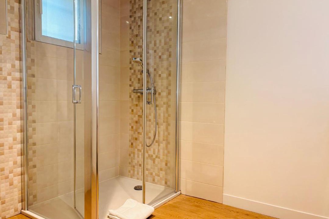 Photo of Bathroom in Crest
