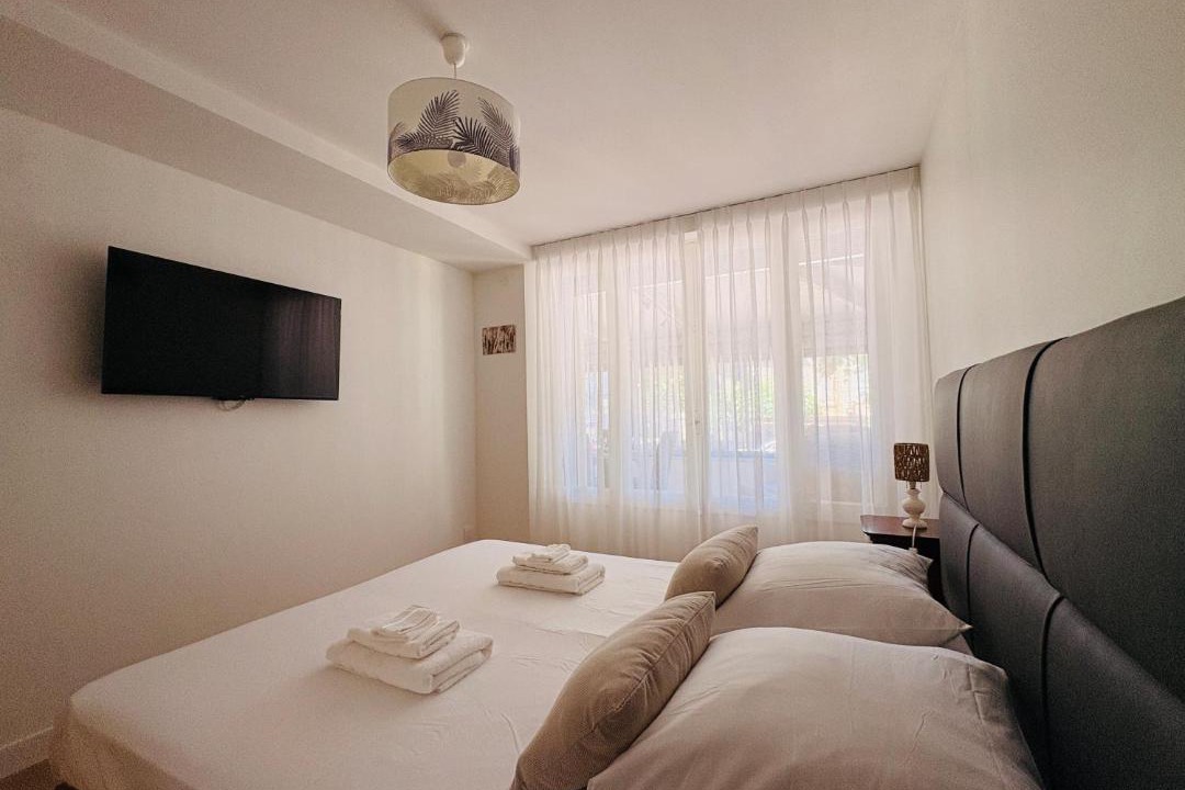 Photo of Bedroom in Crest