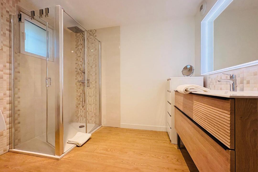 Photo of Bathroom in Crest