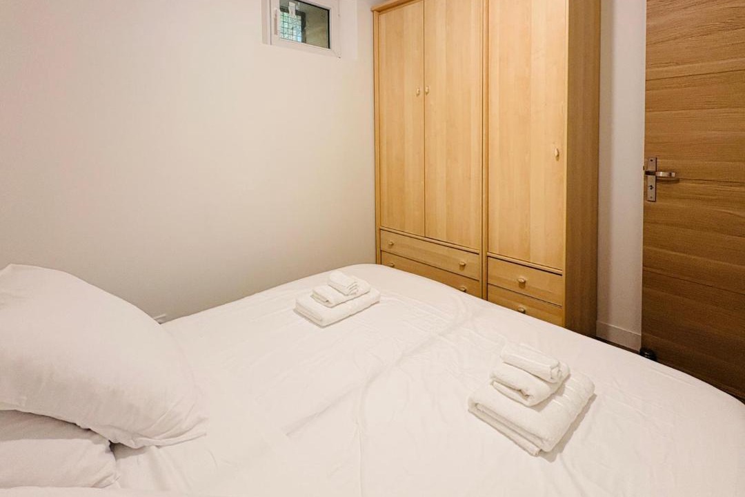 Photo of Bedroom in Crest