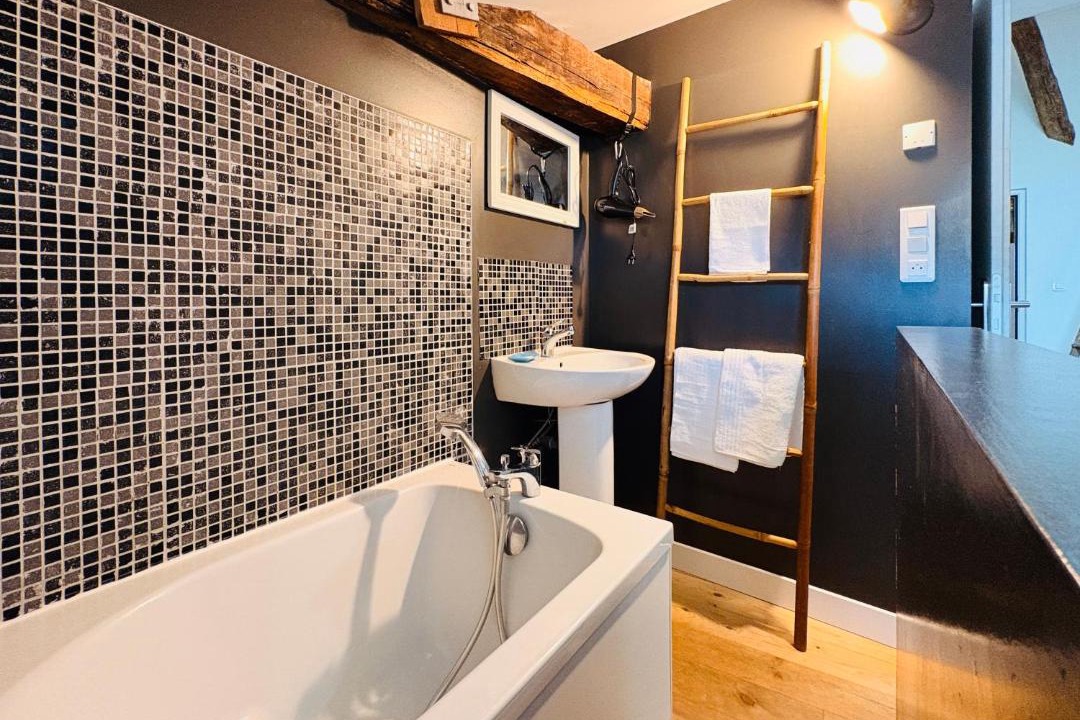 Photo of Bathroom in Crest
