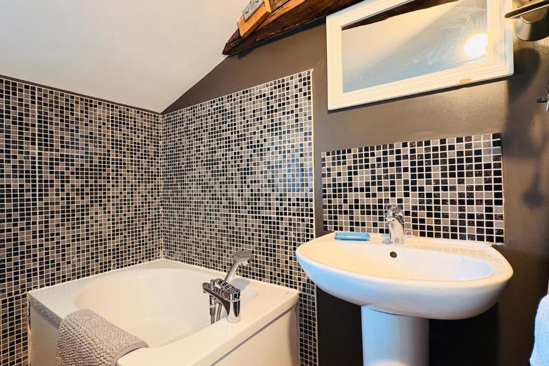 Photo of Bathroom in Crest