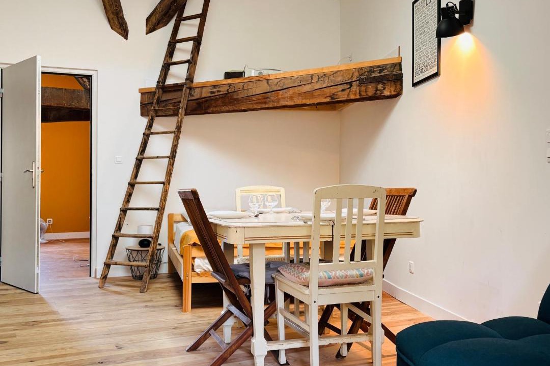 Photo of Others in Crest