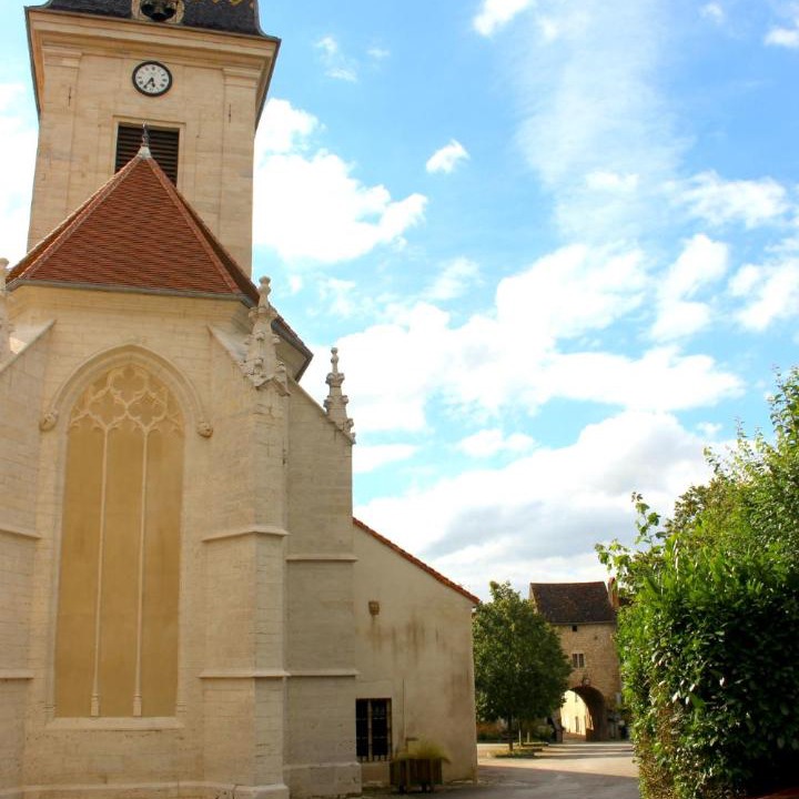 Photo of Buildings in Pesmes