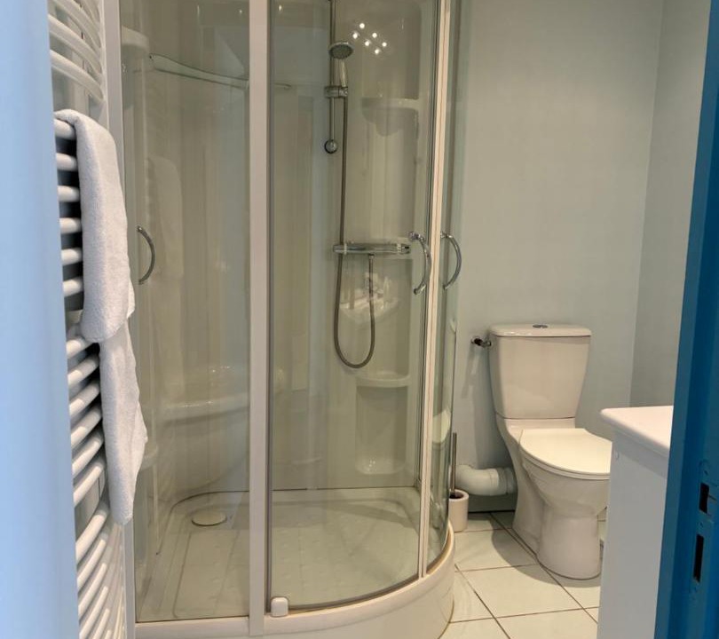 Photo of Bathroom in Druyes-les-Belles-Fontaines