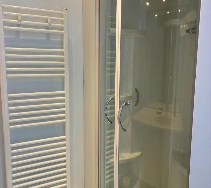 Photo of Bathroom in Druyes-les-Belles-Fontaines