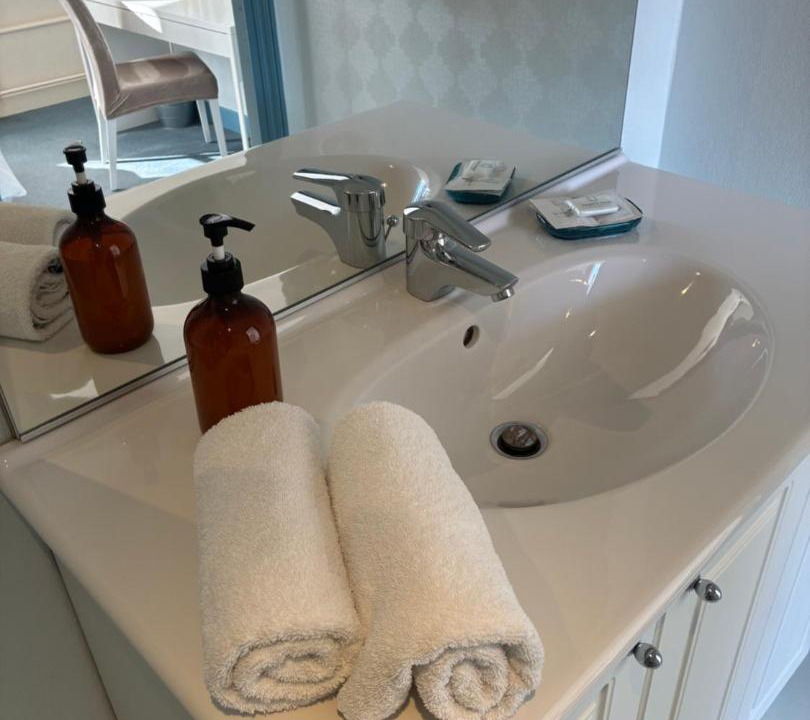 Photo of Bathroom in Druyes-les-Belles-Fontaines