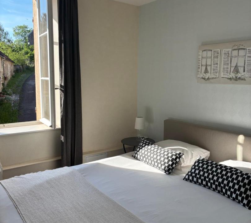 Photo of Bedroom in Druyes-les-Belles-Fontaines