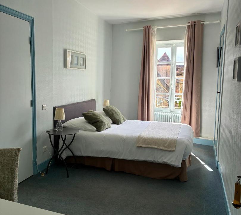Photo of Bedroom in Druyes-les-Belles-Fontaines