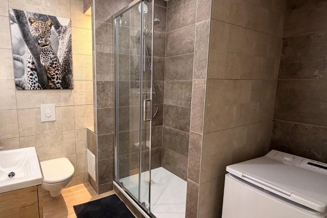 Photo of Bathroom in Faubourg-Raines