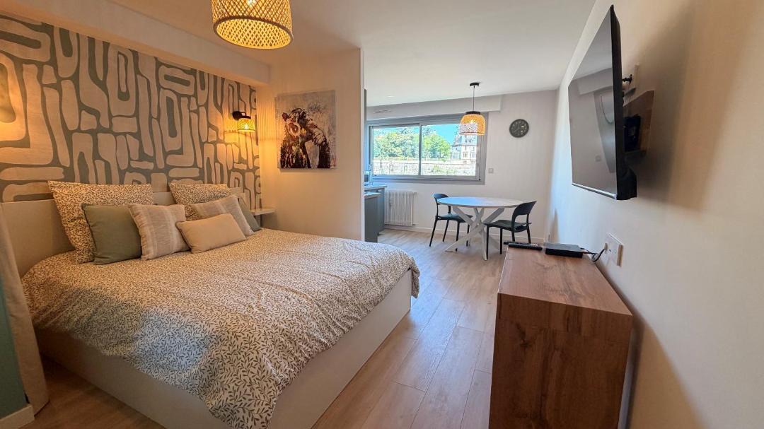 Photo of Bedroom in Faubourg-Raines