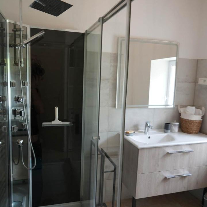 Photo of Bathroom in Beaumont-du-Ventoux
