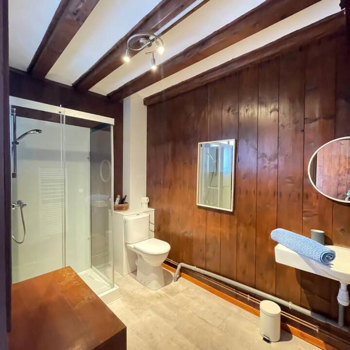 Photo of Bathroom in Dole