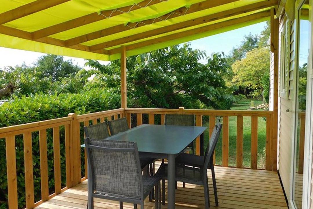 Photo of Patio Balcony in Vesseaux