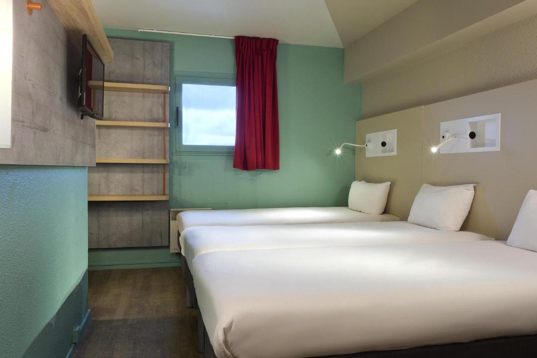 Photo of Bedroom in Chilly-Mazarin