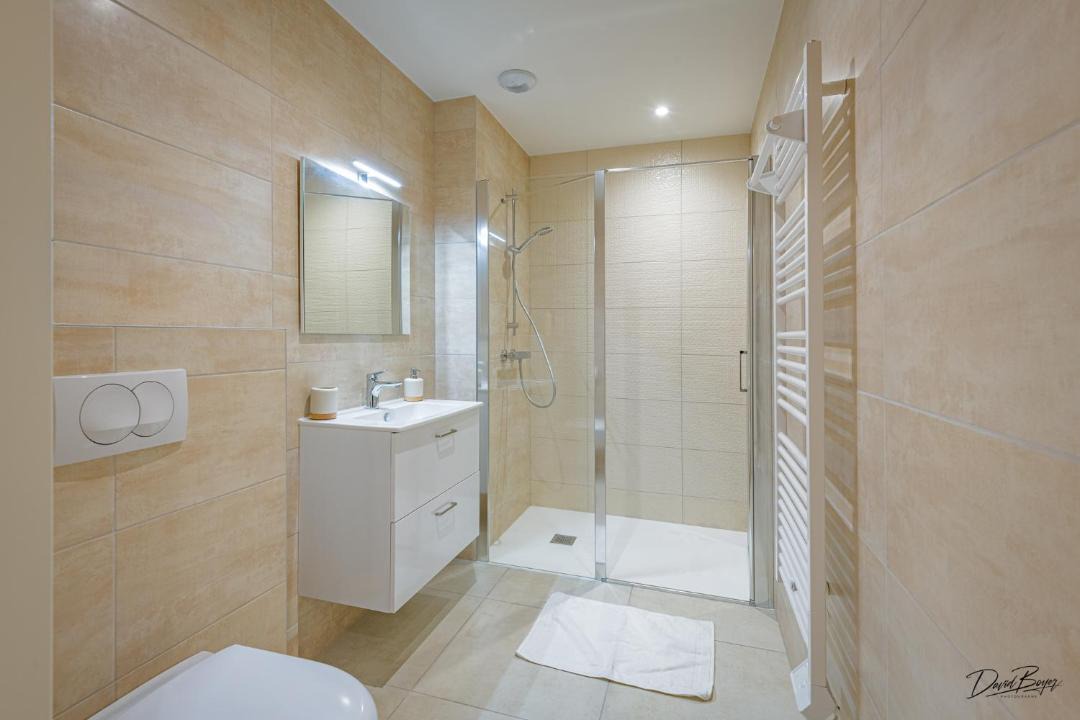 Photo of Bathroom in Jayat