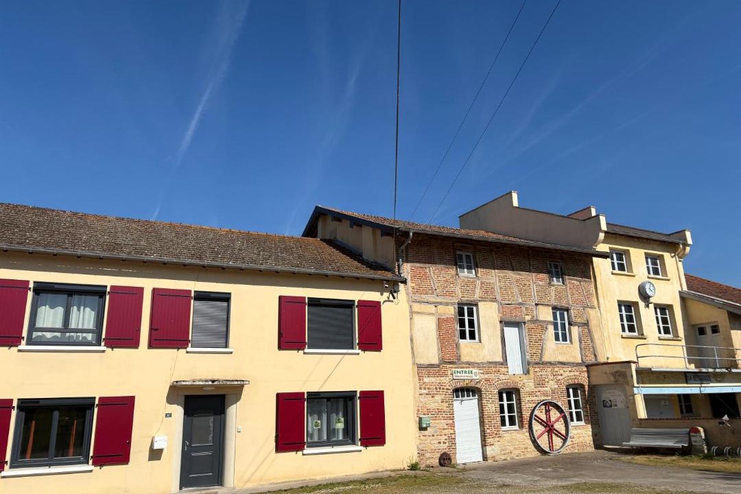 Photo of Buildings in Jayat