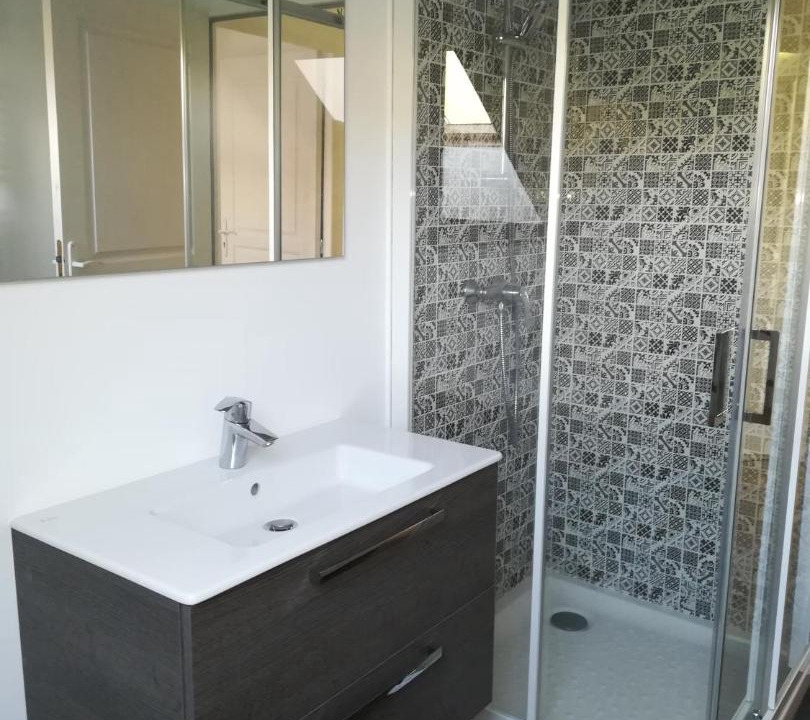 Photo of Bathroom in Chateau-Chinon