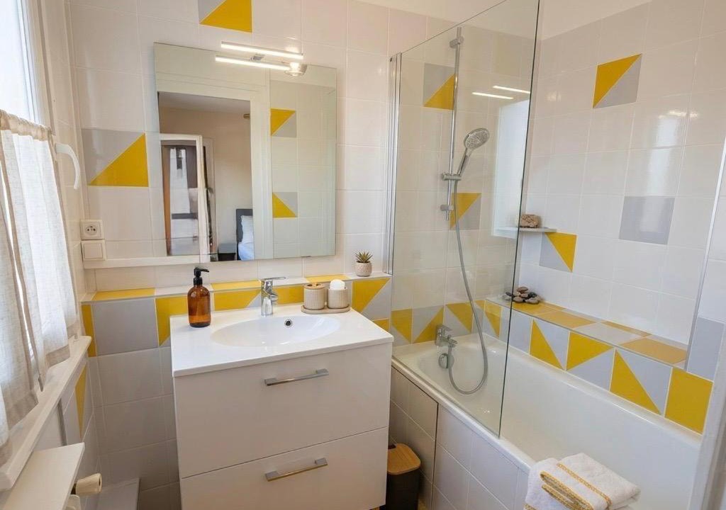 Photo of Bathroom in Charnay-les-Macon