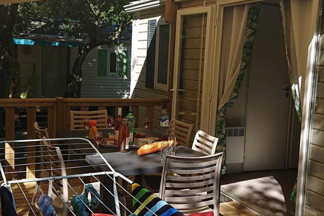 Photo of Patio Balcony in Saint-Maurice-d'Ibie