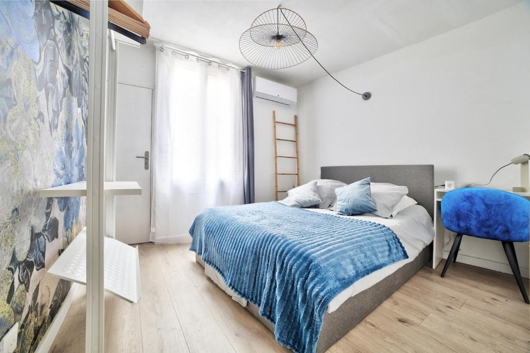 Photo of Bedroom in Saint-Vallier