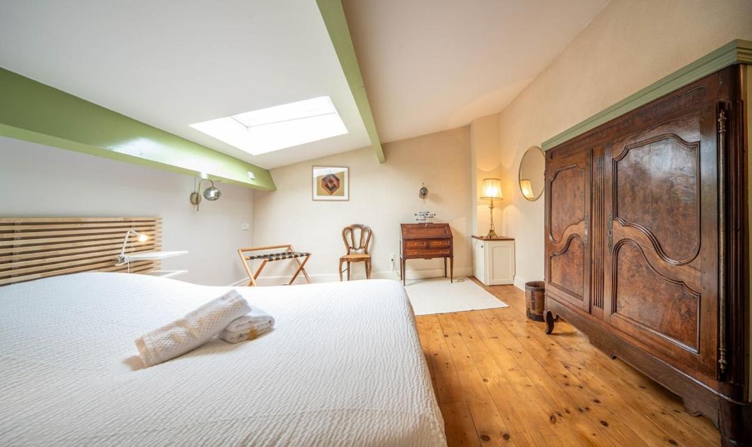 Photo of Bedroom in Tournus